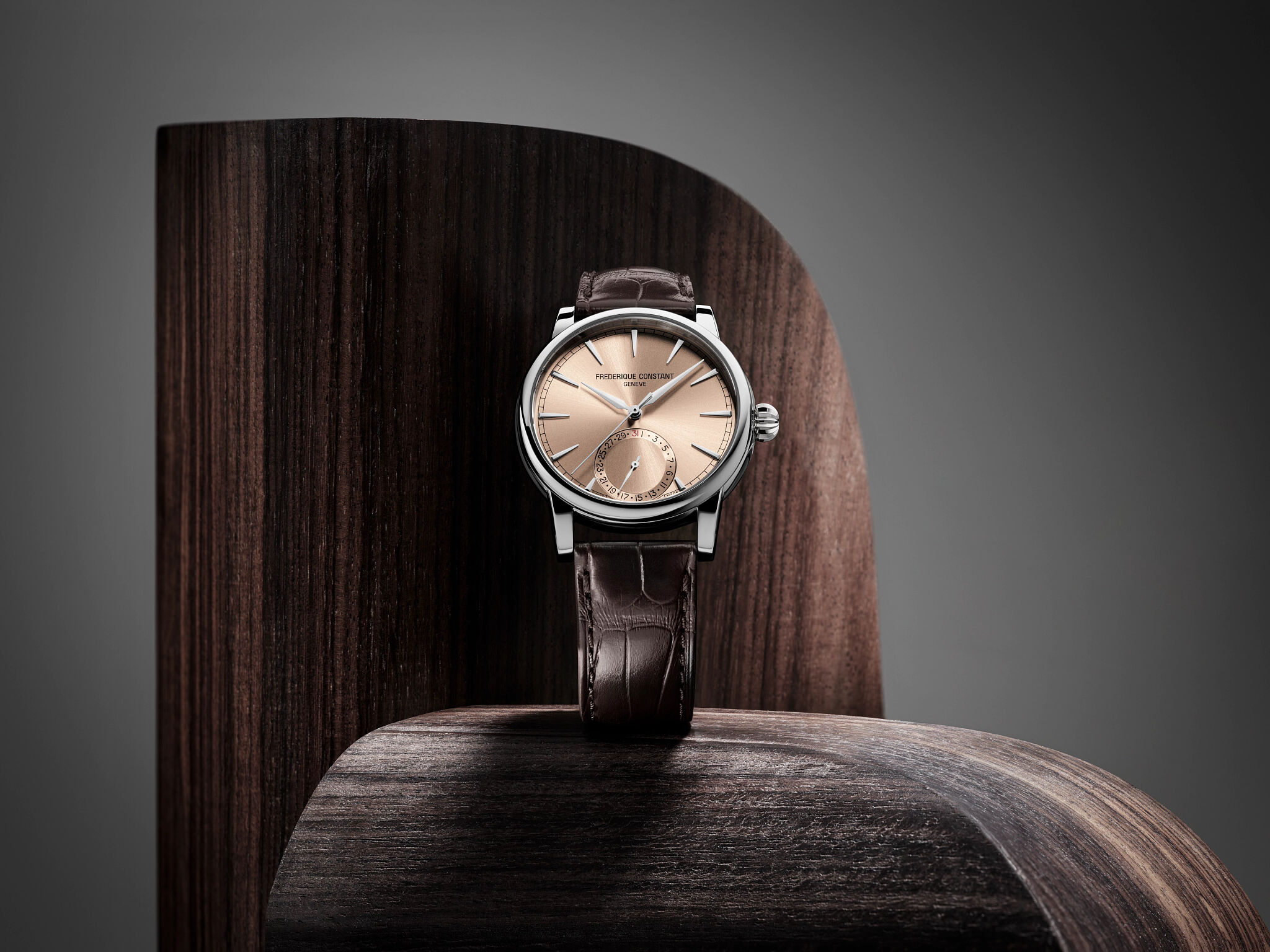 トランプ fontaine Frederique Constant Strap Watches available in Canada